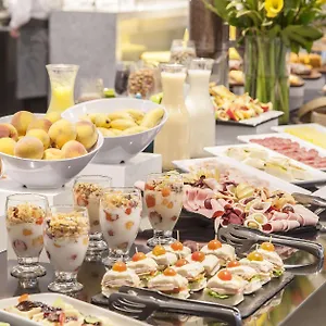 4* מלון Radisson Metrotel