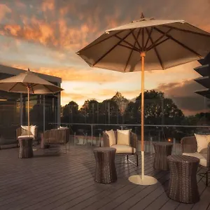 4* מלון Hilton Garden Airport